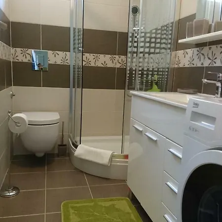 Ela Apartment *