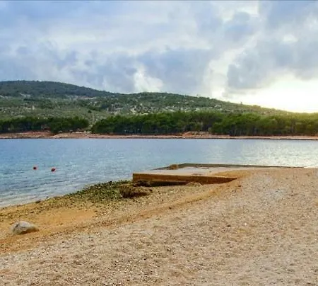 Ela Cres